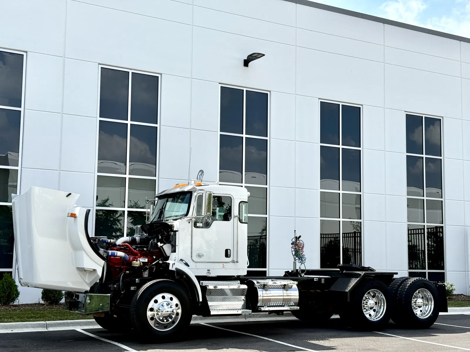 Used 2020 KENWORTH T800 for sale in New Lenox, IL at Forge