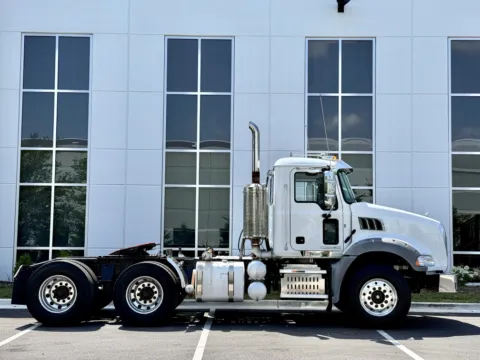 Another view of 2017 MACK GU813 for sale in New Lenox, IL at Forge Truck Centers - Illinois
