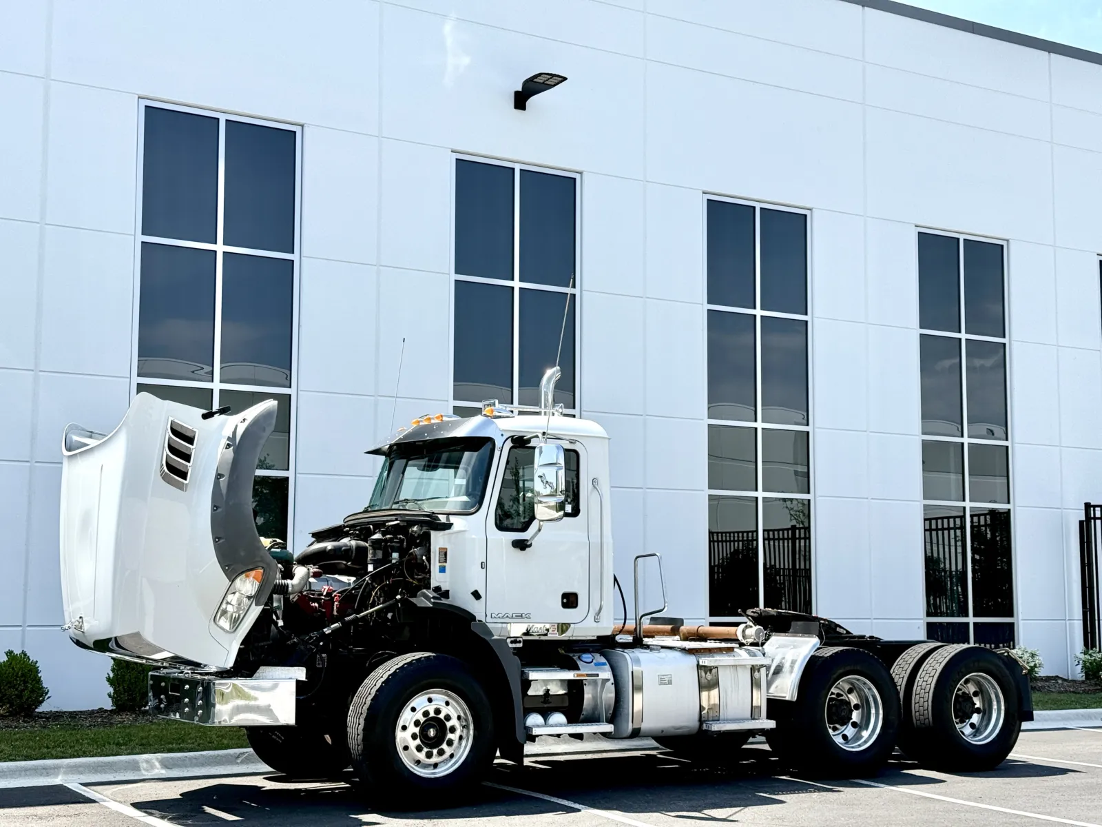 Used 2017 MACK GU813 for sale in New Lenox, IL at Forge