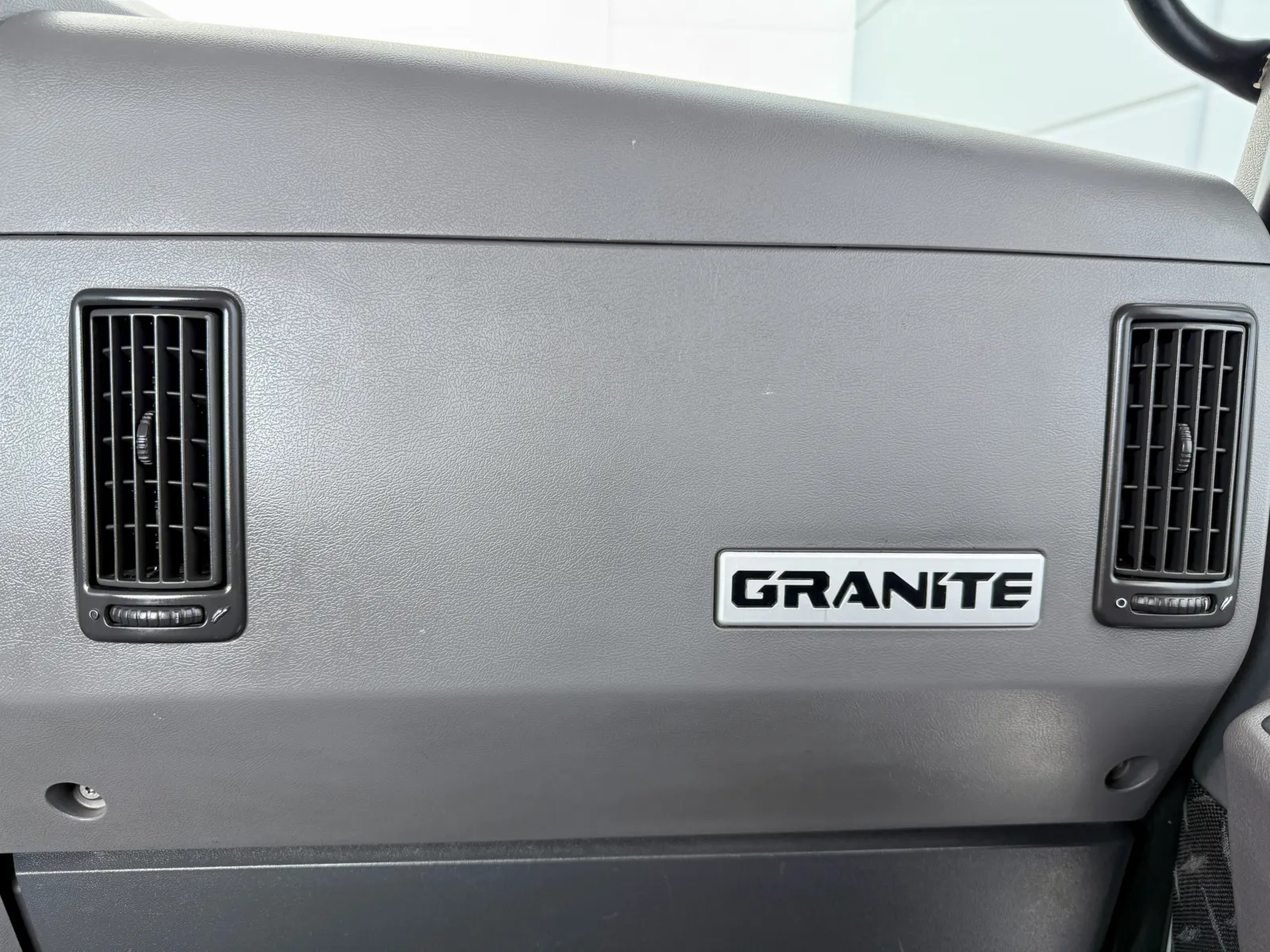 2017 Mack - image 19