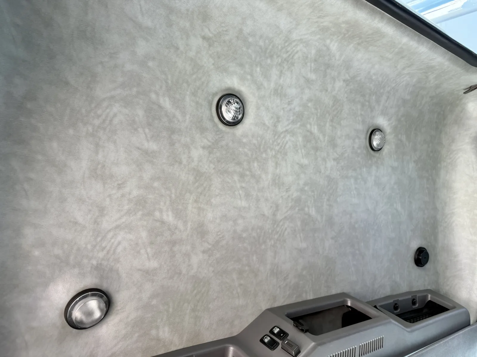 2017 Mack - image 21