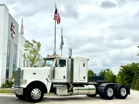 2008 PETERBILT 388 for sale in New Lenox, IL