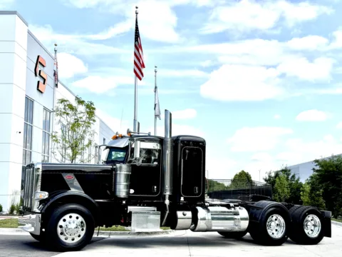 2021 PETERBILT 389 for sale in New Lenox, IL