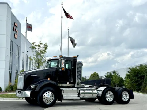 2010 KENWORTH T800 for sale in New Lenox, IL