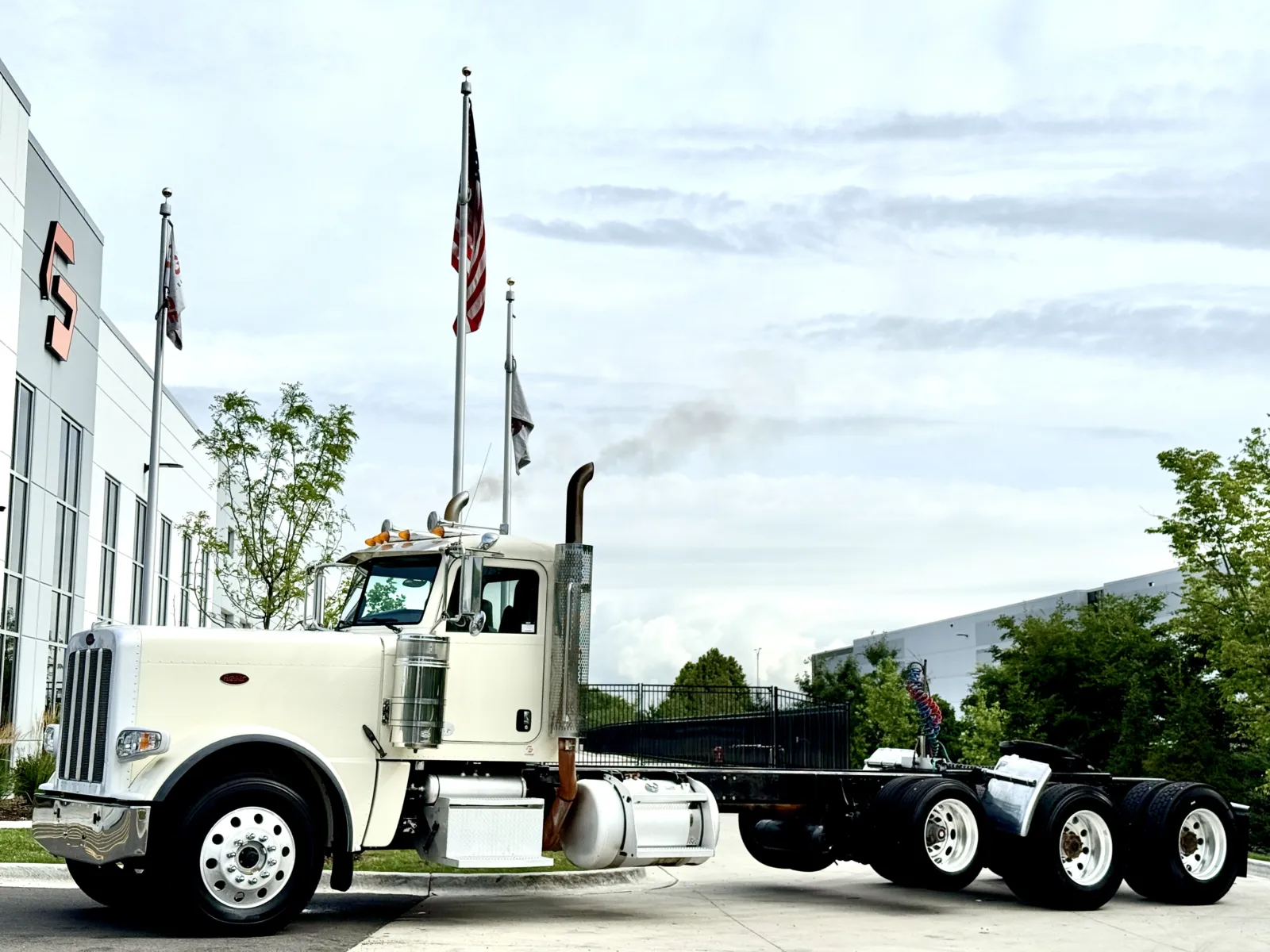 2012 PETERBILT 389 for sale in New Lenox, IL