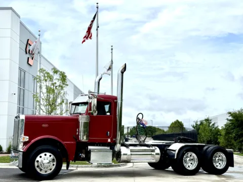 2017 PETERBILT 389 for sale in New Lenox, IL