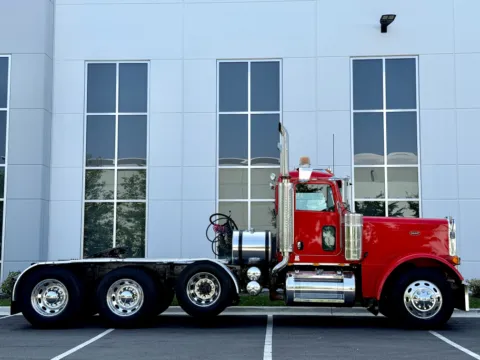 Another view of 2006 PETERBILT 379 for sale in New Lenox, IL at Forge Truck Centers - Illinois