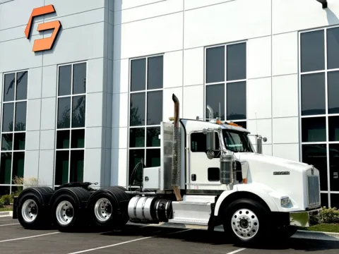 Photos of 2014 KENWORTH T800 for sale in New Lenox, IL at Forge Truck Centers - Illinois