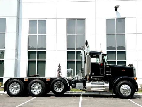 Another view of 2004 PETERBILT 378 for sale in New Lenox, IL at Forge Truck Centers - Illinois