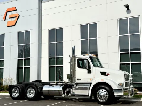 Photos of 2015 Peterbilt 567 for sale in New Lenox, IL at Forge Truck Centers - Illinois