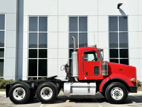 Another view of 2006 PETERBILT 357 for sale in New Lenox, IL at Forge Truck Centers - Illinois