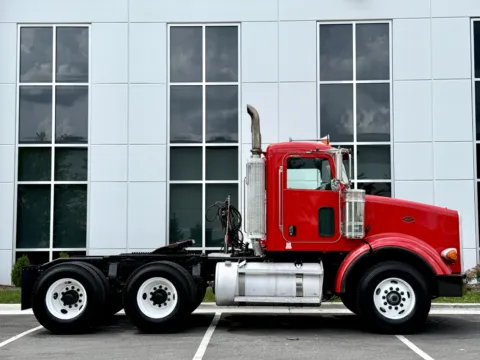 Another view of 2006 PETERBILT 357 for sale in New Lenox, IL at Forge Truck Centers - Illinois