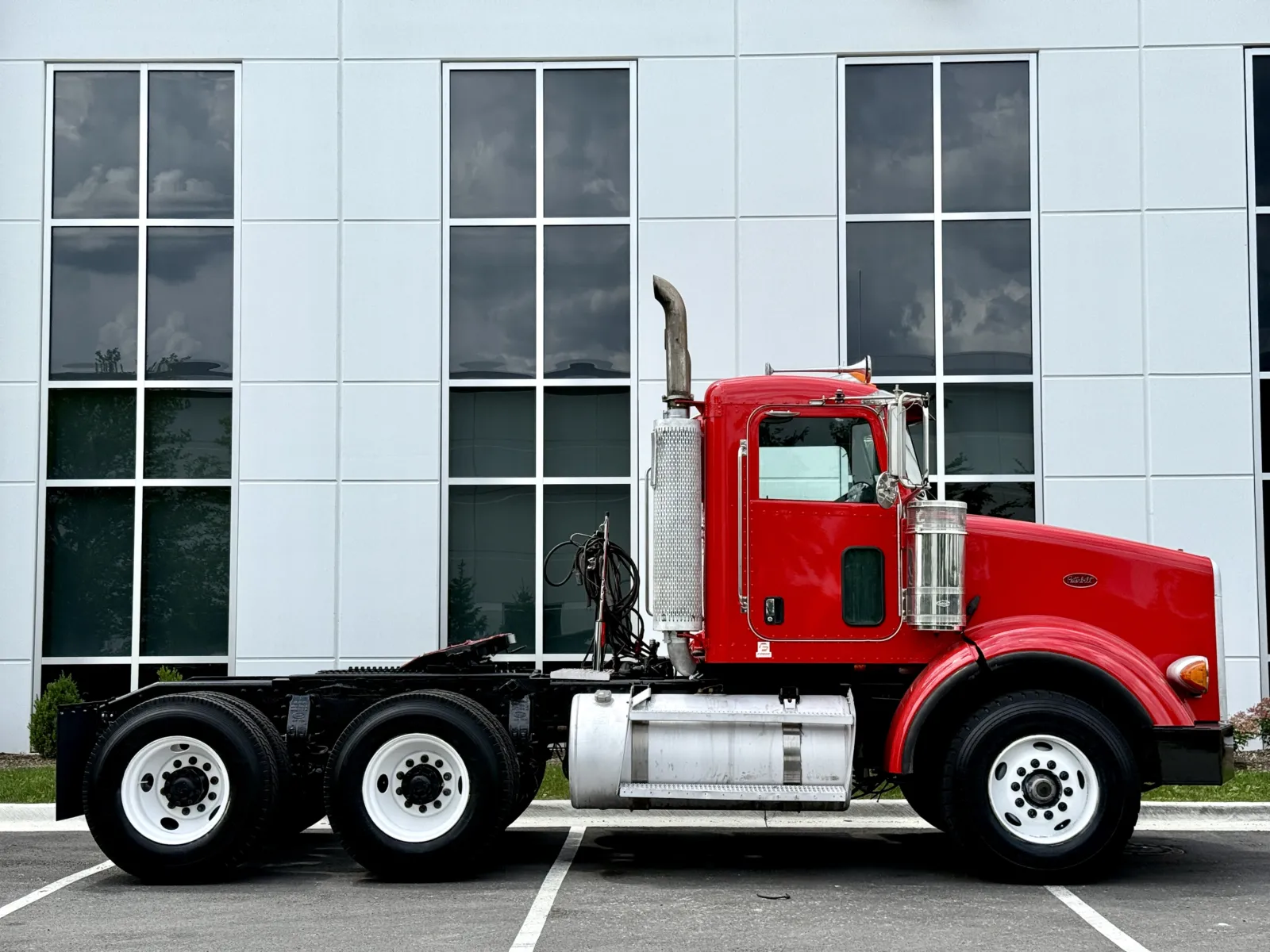 2006 Peterbilt - image 3
