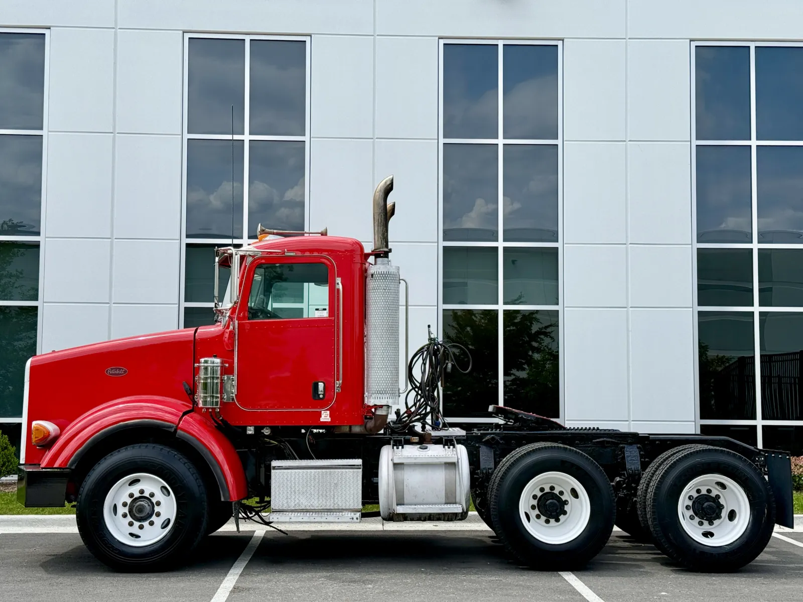 2006 Peterbilt - image 4