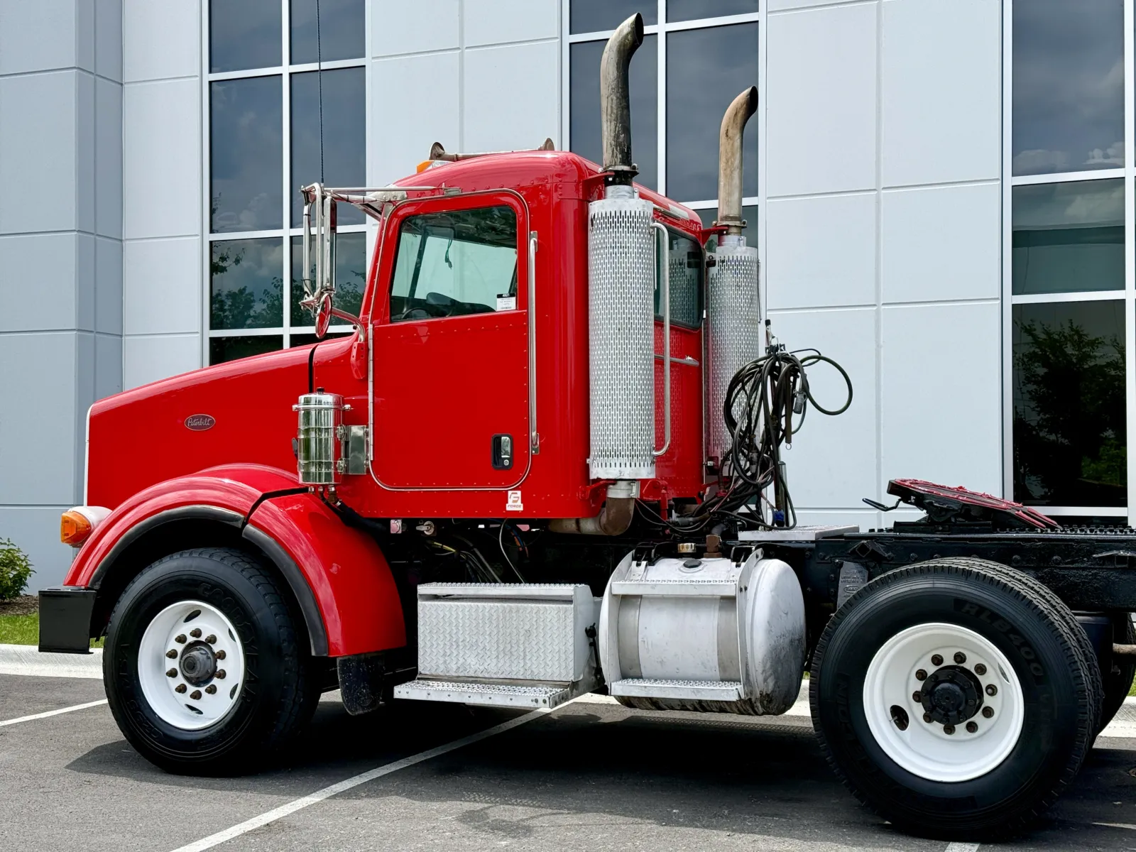 2006 Peterbilt - image 8