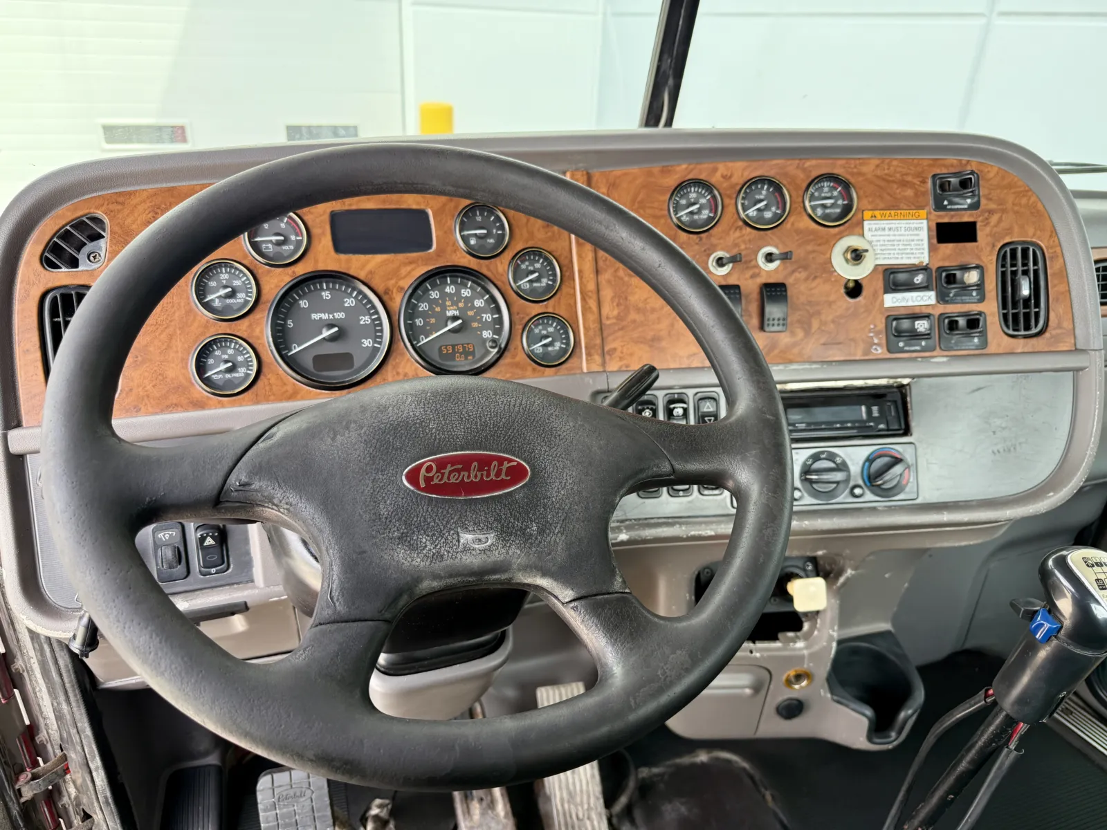 2006 Peterbilt - image 16