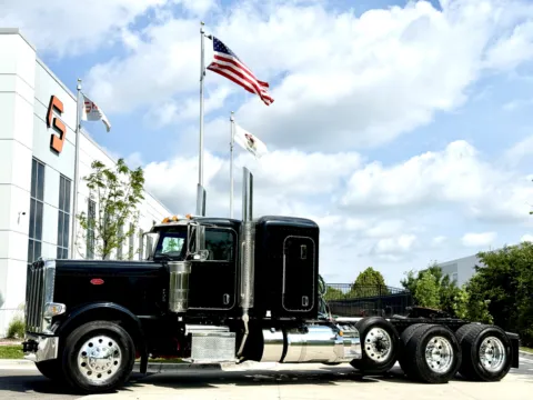 2023 PETERBILT 389 for sale in New Lenox, IL