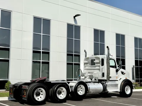 More photos of 2014 PETERBILT 567 at Forge Truck Centers - Illinois, IL
