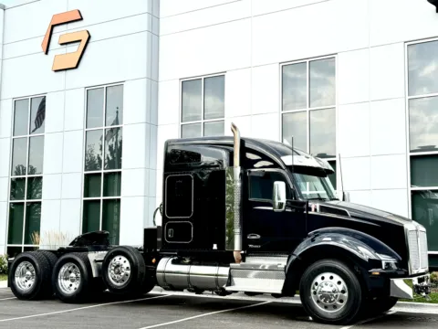 Photos of 2023 KENWORTH T880 for sale in New Lenox, IL at Forge Truck Centers - Illinois