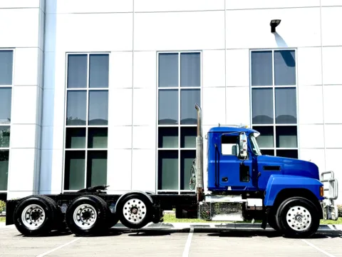 Another view of 2021 MACK PINNACLE for sale in New Lenox, IL at Forge Truck Centers - Illinois