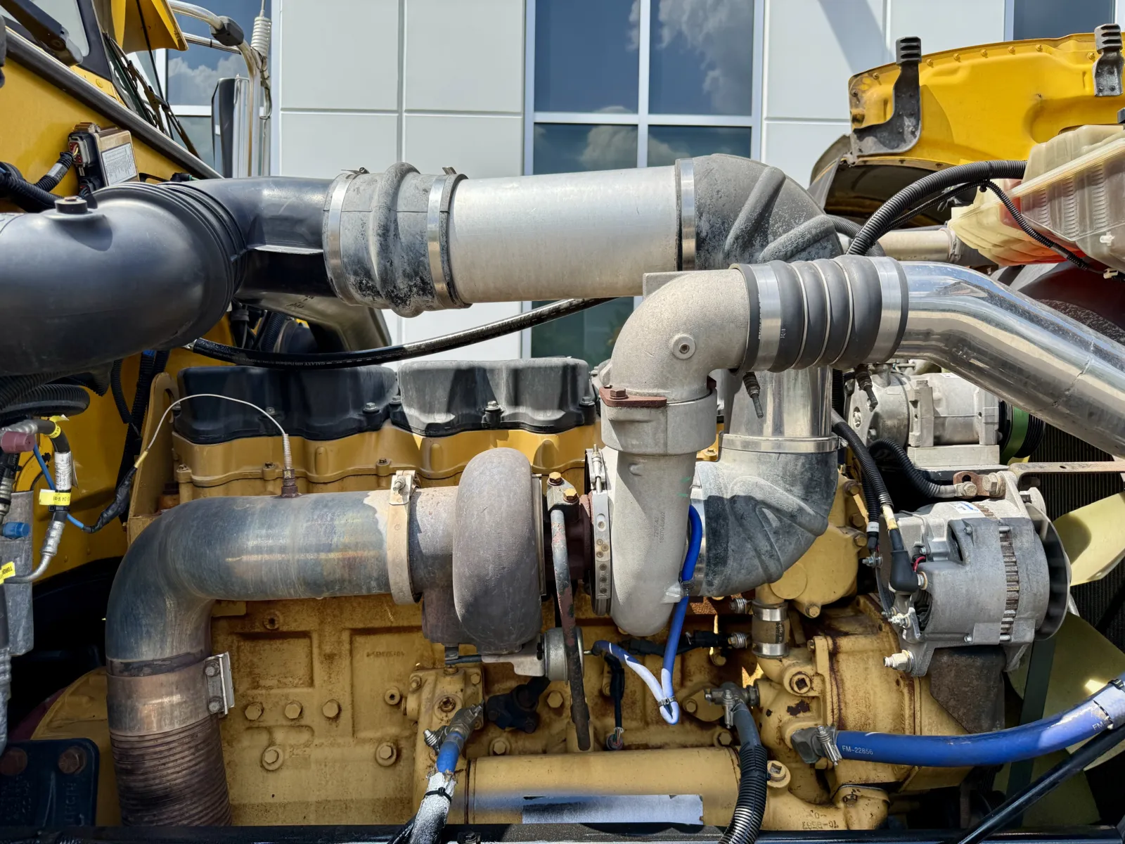 2019 Peterbilt 389 - image 13