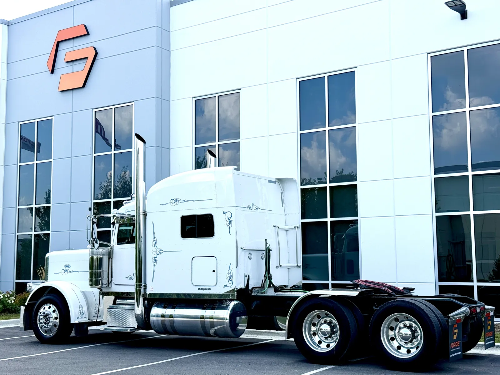 2019 Peterbilt 389 - image 6