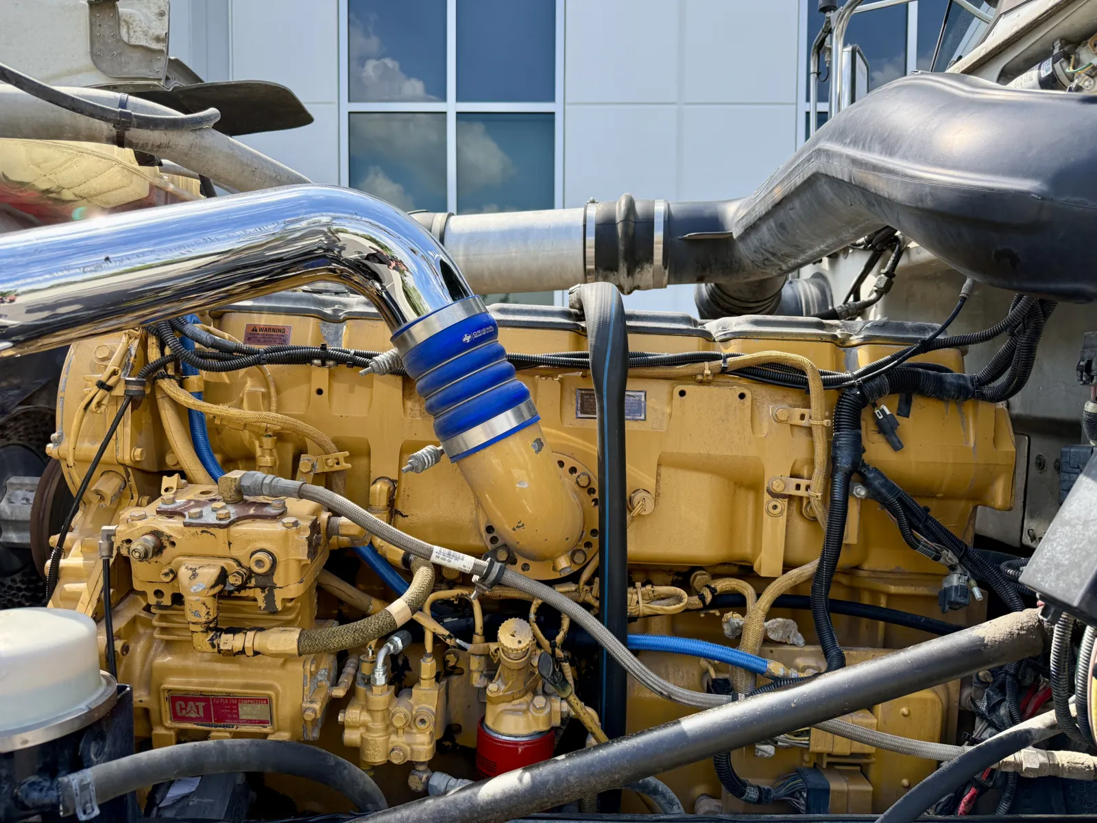 2019 Peterbilt 389 - image 12