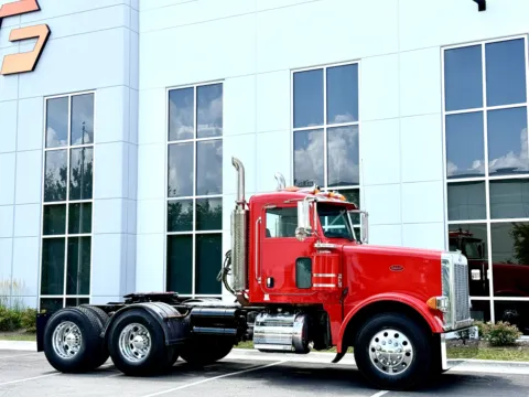 Photos of 2006 PETERBILT 378 for sale in New Lenox, IL at Forge Truck Centers - Illinois