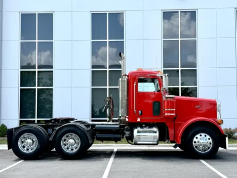 Another view of 2006 PETERBILT 378 for sale in New Lenox, IL at Forge Truck Centers - Illinois