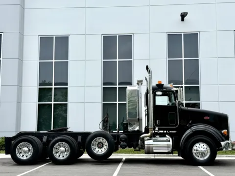 Another view of 2007 PETERBILT 357 for sale in New Lenox, IL at Forge Truck Centers - Illinois