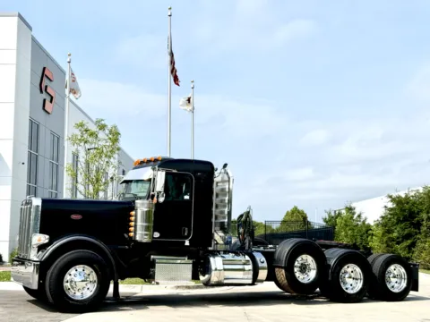 2020 PETERBILT 389 for sale in New Lenox, IL