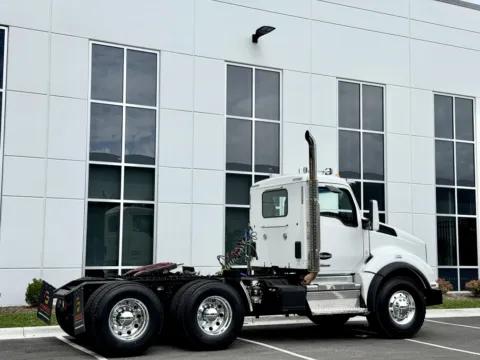 More photos of 2023 KENWORTH T880 at Forge Truck Centers - Illinois, IL