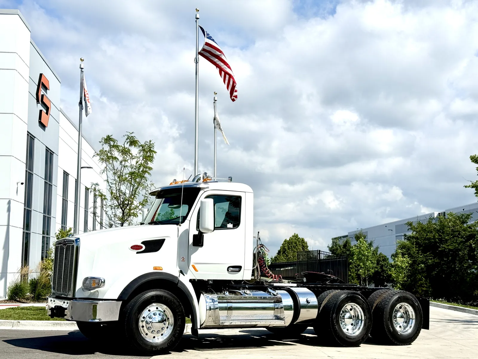 2016 PETERBILT 567