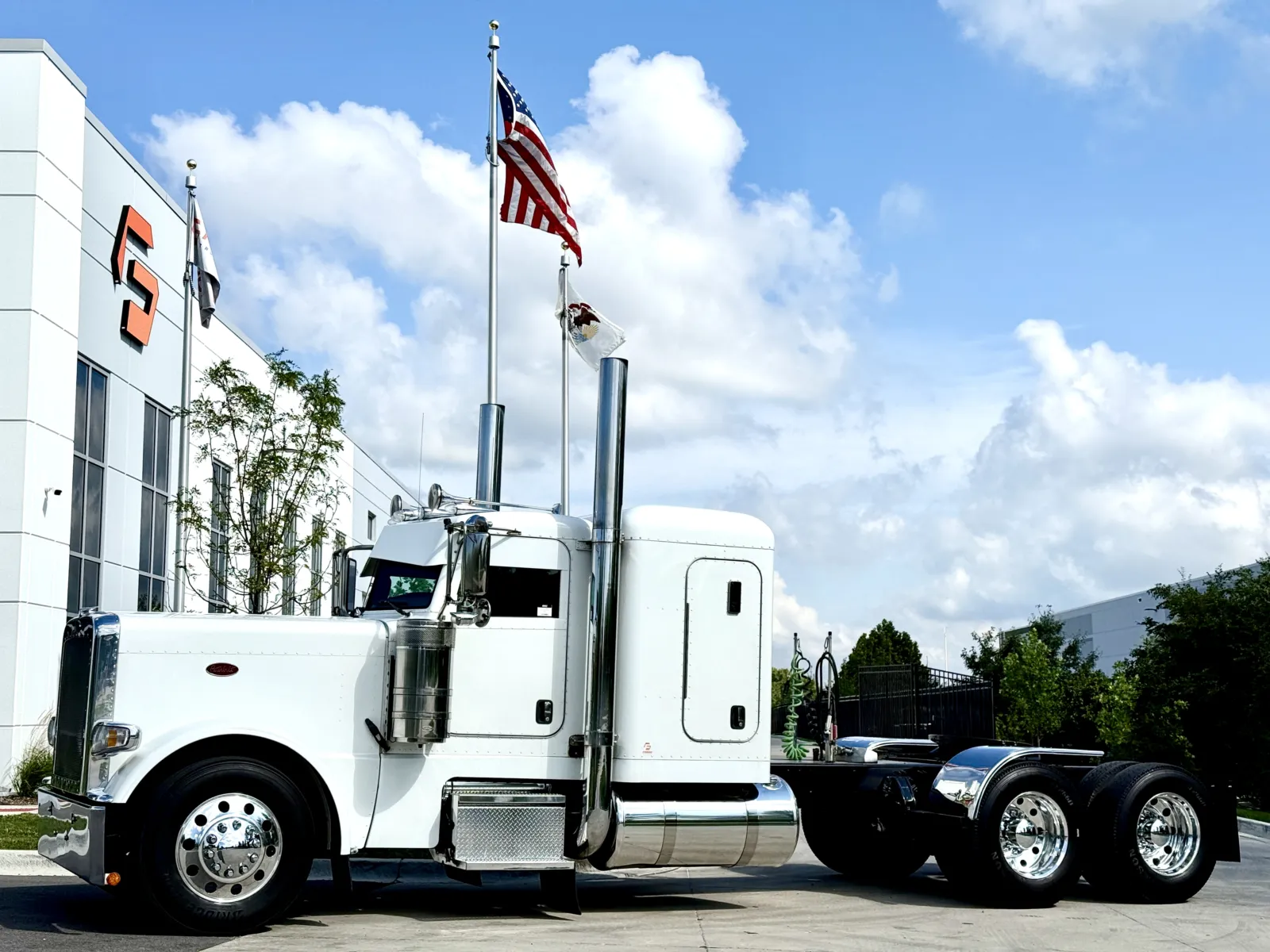 2015 PETERBILT 389