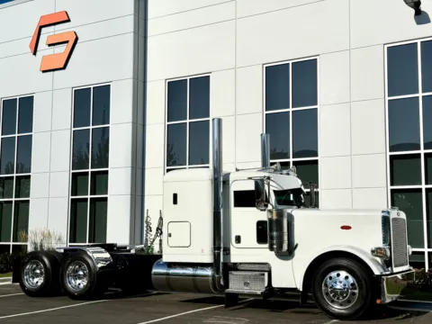 Photos of 2015 PETERBILT 389 for sale in New Lenox, IL at Forge Truck Centers - Illinois