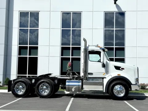 Another view of 2016 PETERBILT 567 for sale in New Lenox, IL at Forge Truck Centers - Illinois
