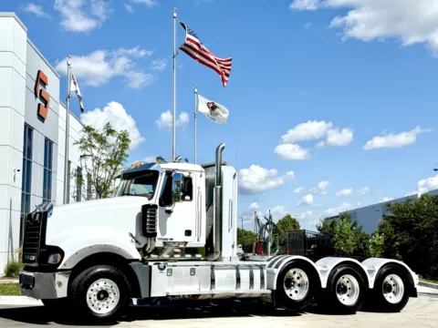2013 MACK TD713 for sale in New Lenox, IL