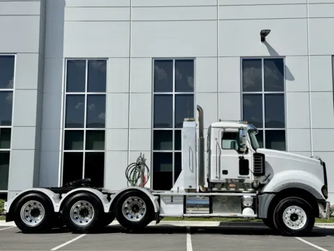 Another view of 2013 MACK TD713 for sale in New Lenox, IL at Forge Truck Centers - Illinois