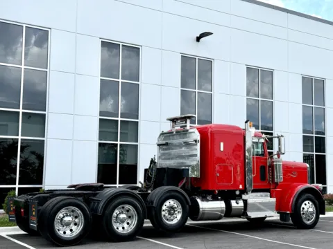 More photos of 2014 PETERBILT 388 at Forge Truck Centers - Illinois, IL