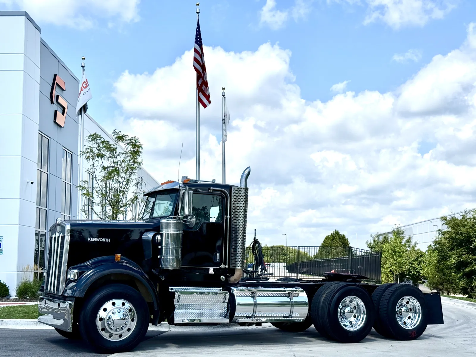 2009 KENWORTH W900 for sale in New Lenox, IL