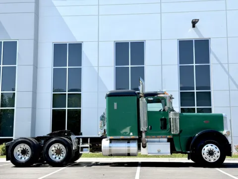 Another view of 2008 PETERBILT 389 for sale in New Lenox, IL at Forge Truck Centers - Illinois