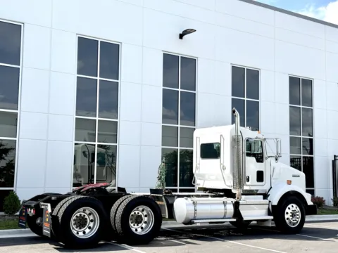 More photos of 2023 KENWORTH T800 at Forge Truck Centers - Illinois, IL