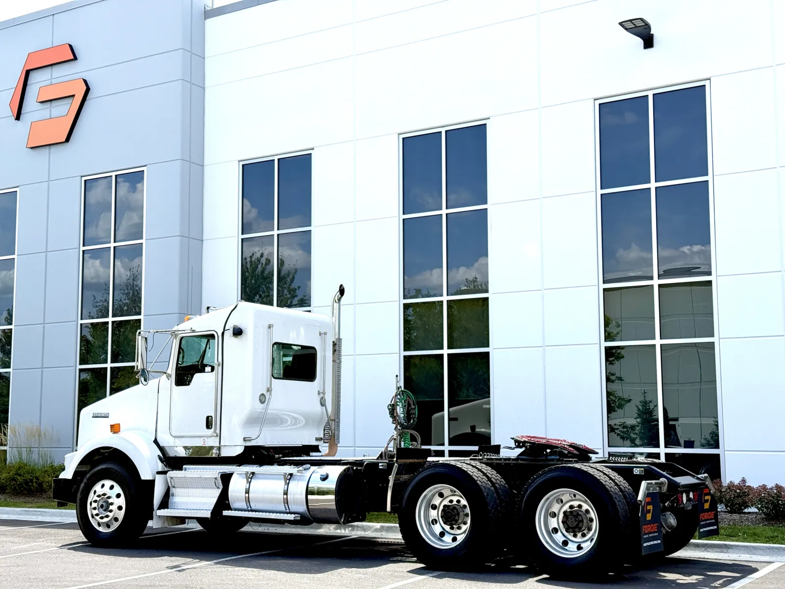 2023 Kenworth T800 - image 6