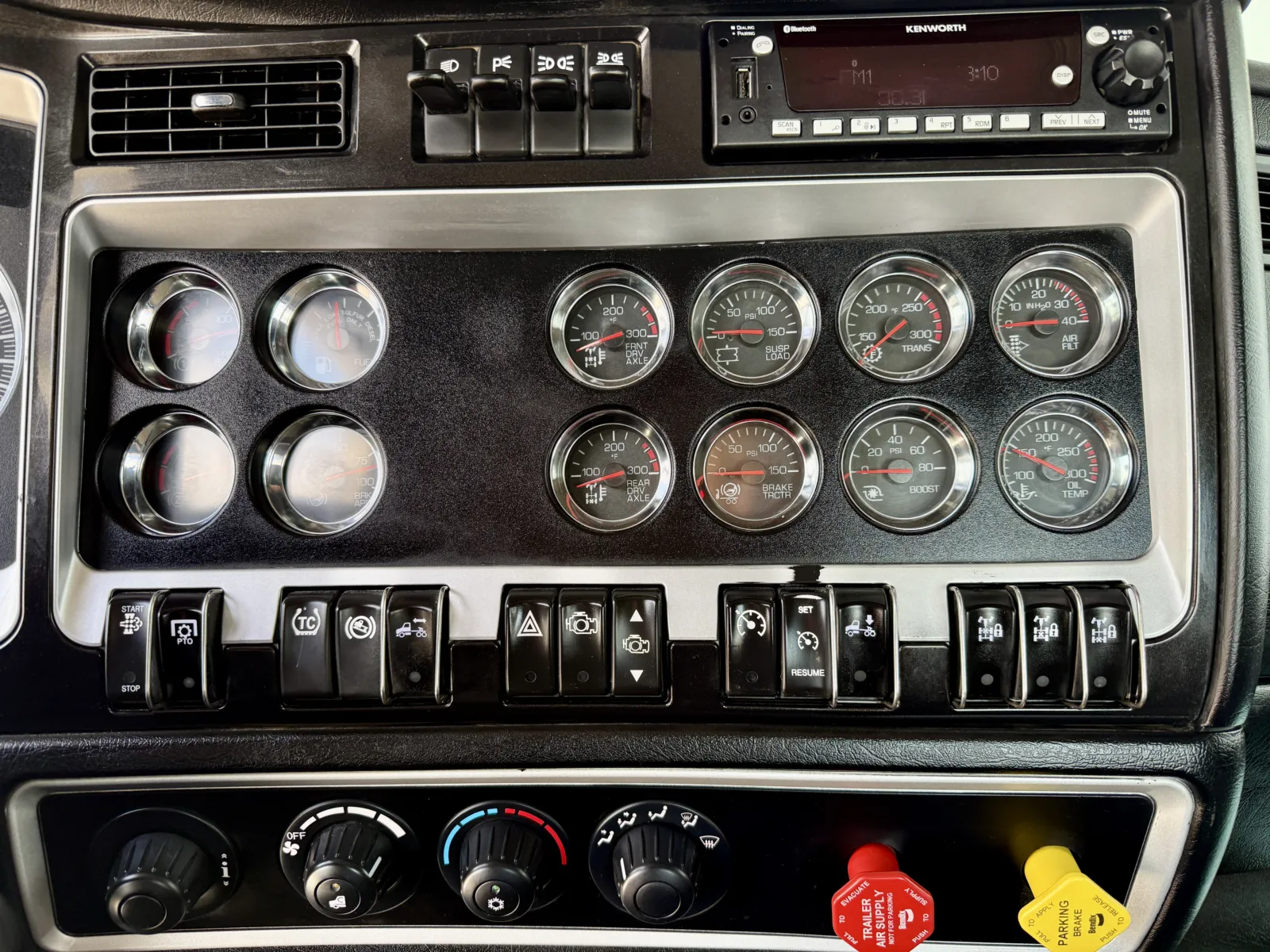 2023 Kenworth T800 - image 18