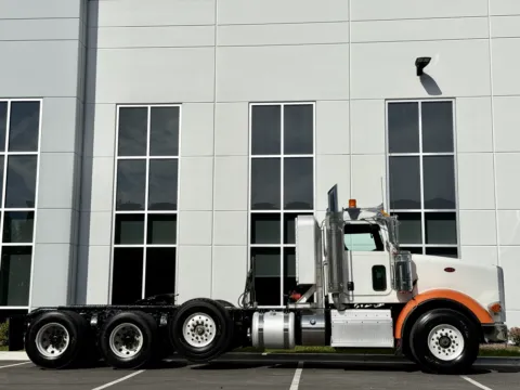 Another view of 2013 PETERBILT 367 for sale in New Lenox, IL at Forge Truck Centers - Illinois