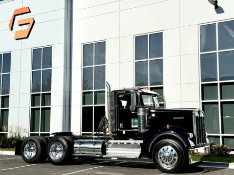Photos of 2009 KENWORTH W900 for sale in New Lenox, IL at Forge Truck Centers - Illinois
