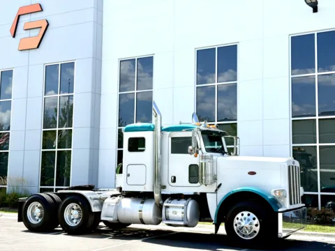 Photos of 2013 PETERBILT 389 for sale in New Lenox, IL at Forge Truck Centers - Illinois