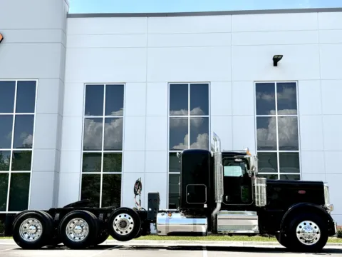 Another view of 2024 PETERBILT 389 for sale in New Lenox, IL at Forge Truck Centers - Illinois