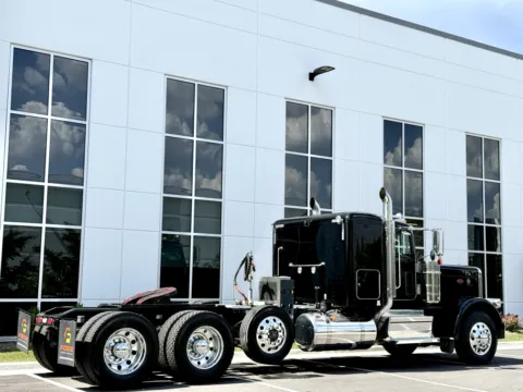 More photos of 2024 PETERBILT 389 at Forge Truck Centers - Illinois, IL