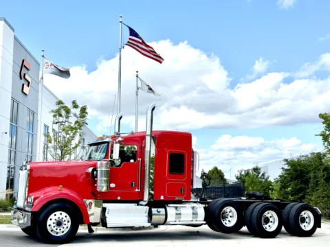 2015 KENWORTH W900 for sale in New Lenox, IL